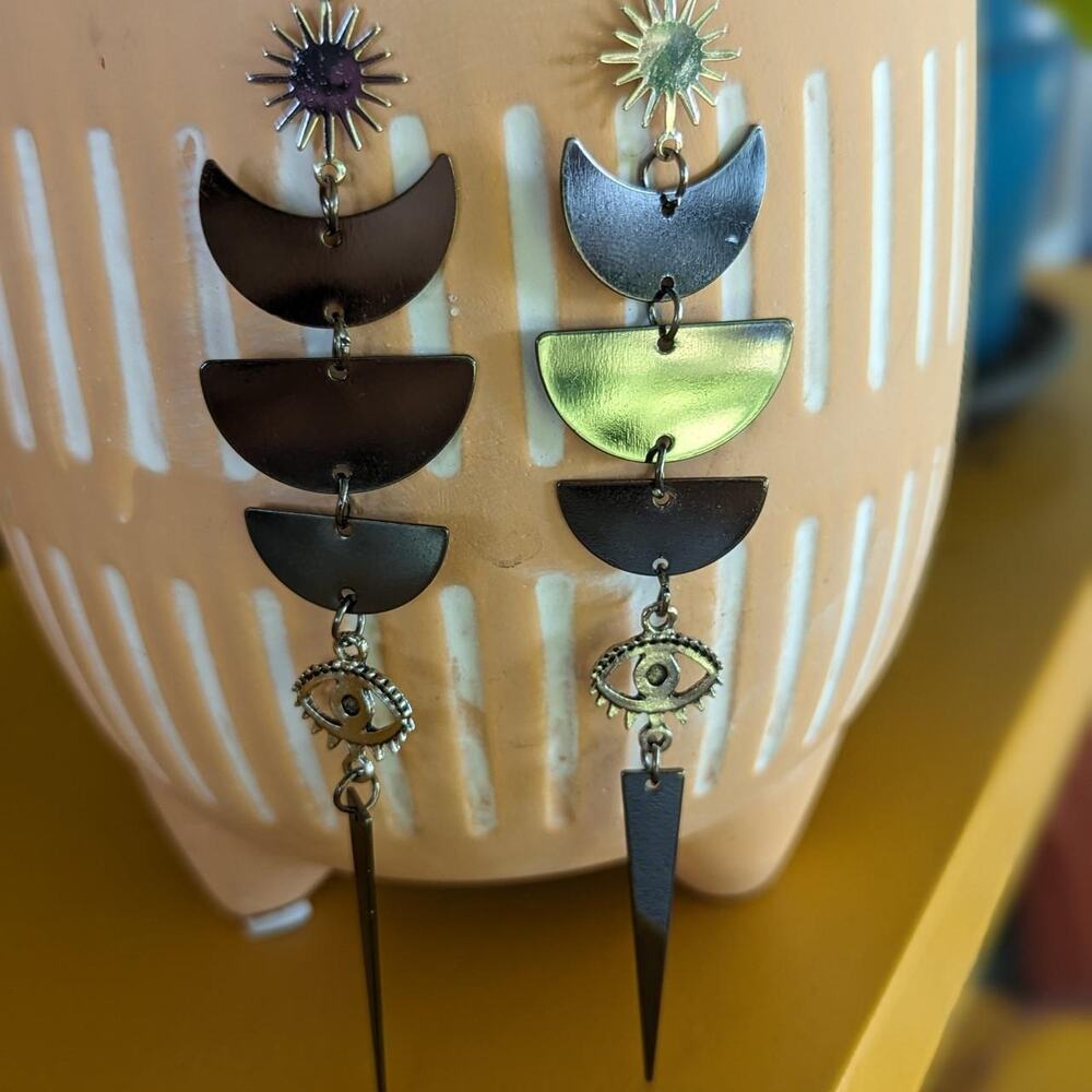 Gunmetal moon phase star earrings